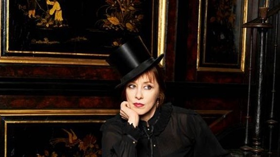 SUZANNE VEGA